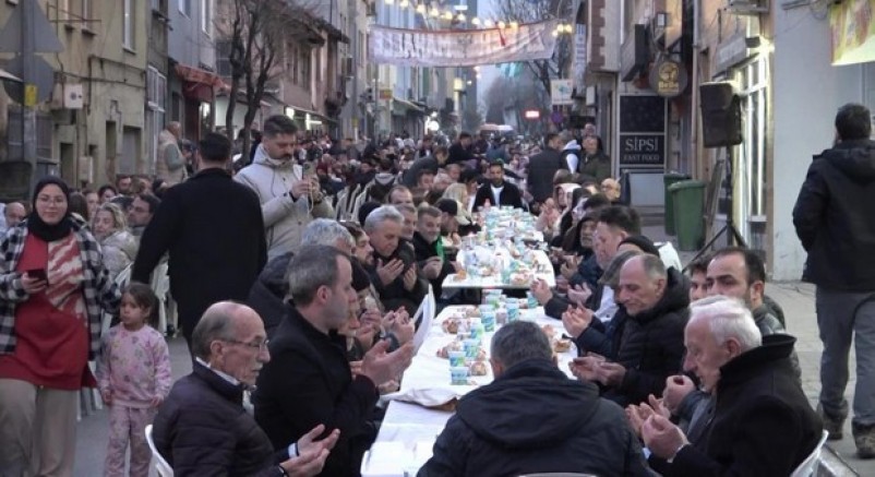 Bursa'da 4 bin 500 kişi iftar yaptı