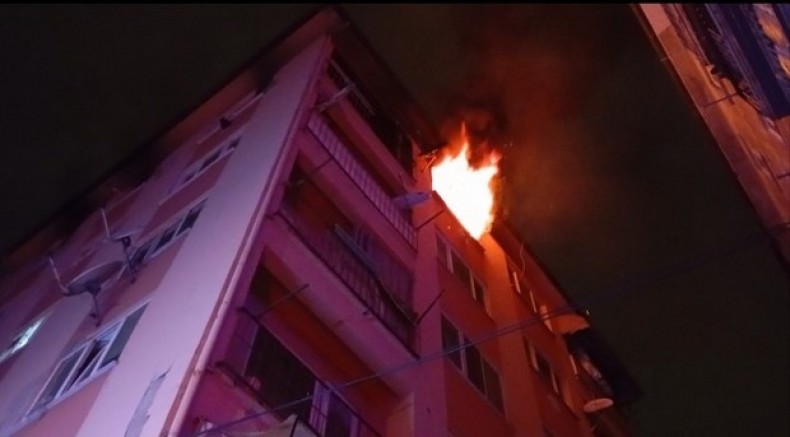 Bursa'da 6 katlı binada yangın paniği
