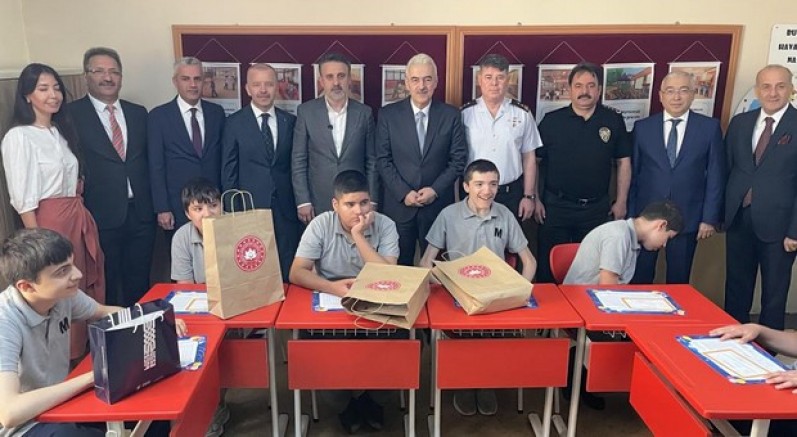 Bursa'da 620 bin 931 öğrenci tatile 'merhaba' dedi