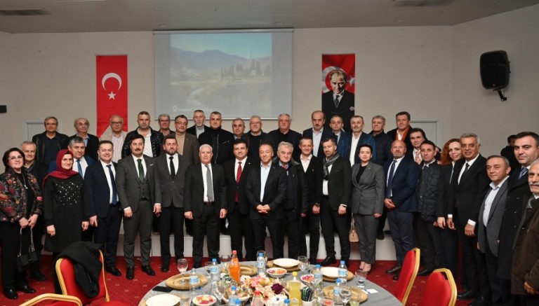 Bursa'da Balkan ve Rumeli buluşmasında renkli görüntüler