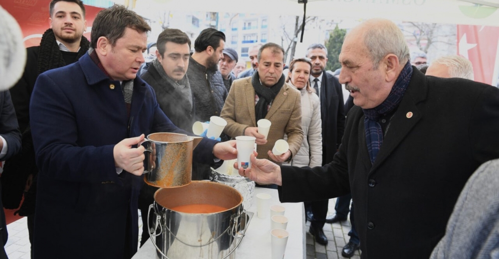 Bursa’da Başkan Aydın mahalle mahalle geziyor