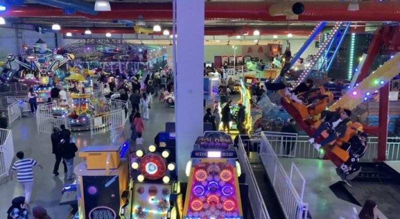 Bursa'da bayramın adresi AVM'ler oldu