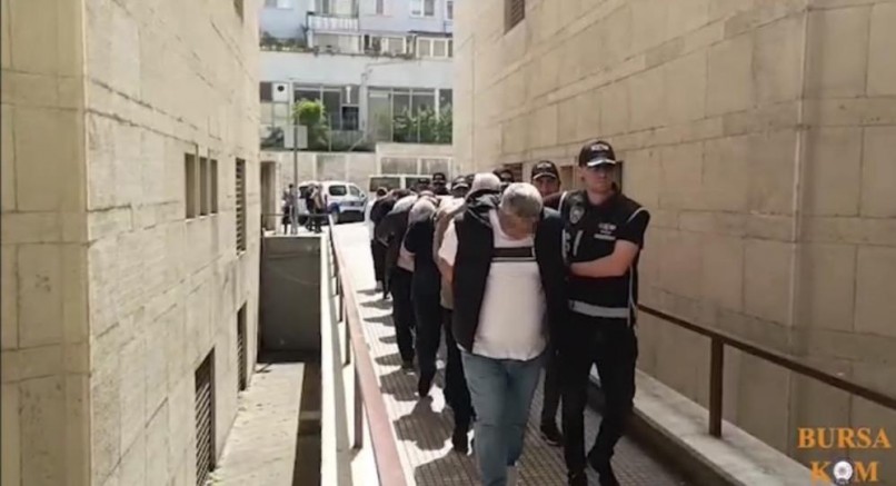 Bursa'da emeklilerin kabusu olan çete çökertildi