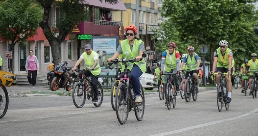 Bursa'da farkındalık için pedal çevirdiler