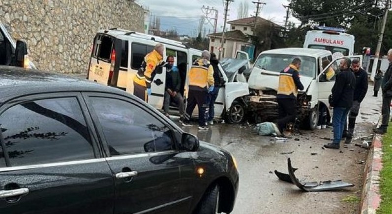 Bursa'da feci kaza: 7 yaralı