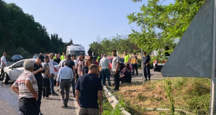 Bursa'da iki otomobil çarpıştı: 6 yaralı