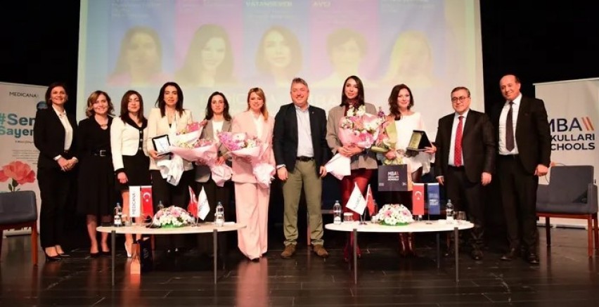 Bursa'da İlham Veren Kadınlar Zirvesi'nde Aydan Şener rüzgarı esti
