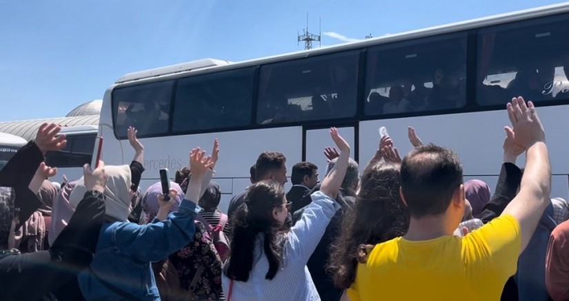 Bursa'da ilk hac kafilesi dualarla yola çıktı