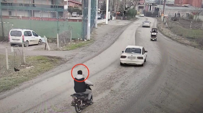 Bursa'da kask takmayan sürücüler mobeseye yakalandı