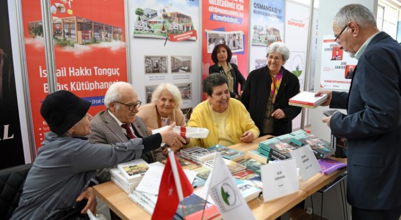 Bursa'da kitapseverlerden yoğun ilgi gören buluşma!