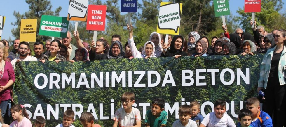 Bursa'da köylüler isyan bayrağını çekti