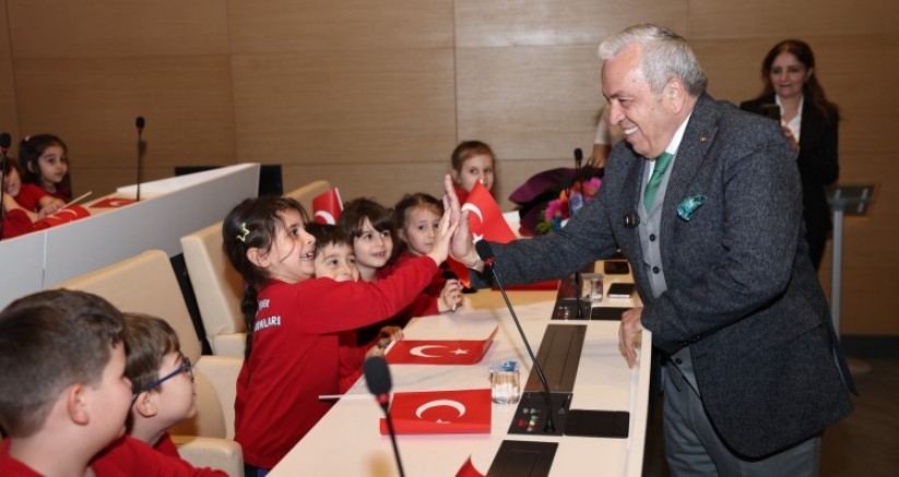 Bursa'da miniklerin 23 Nisan coşkusu