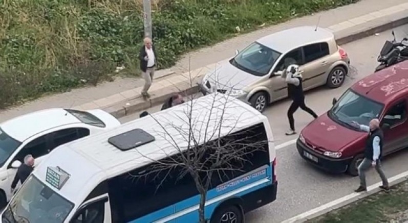 Bursa'da otomobil sürücüsü motosikletliye copla saldırdı