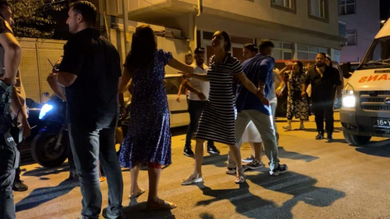 Bursa'da polis ekiplerine saldırdılar