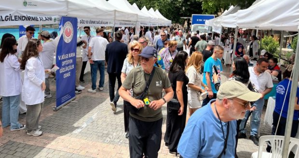Bursa'da Sağlık Sokağı dikkat çekti