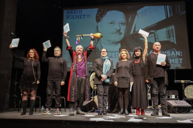 Bursa'da sanatseverler Nazım Hikmet için buluştu