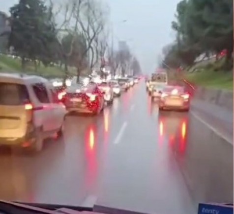 Bursa'da sürücülerden alkışlanacak hareket