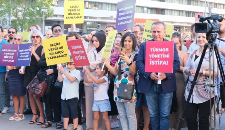 Bursa'da tabutlu eylem