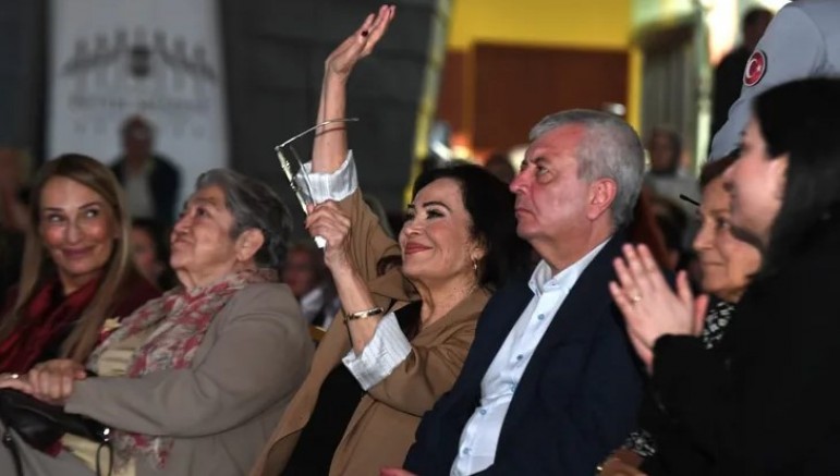 Bursa'da Türkan Şoray rüzgarı...