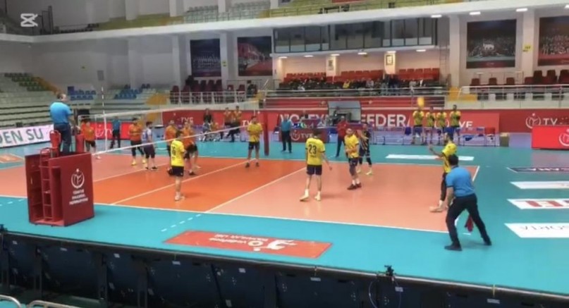 Bursa'da voleybol maçında görülmemiş protesto