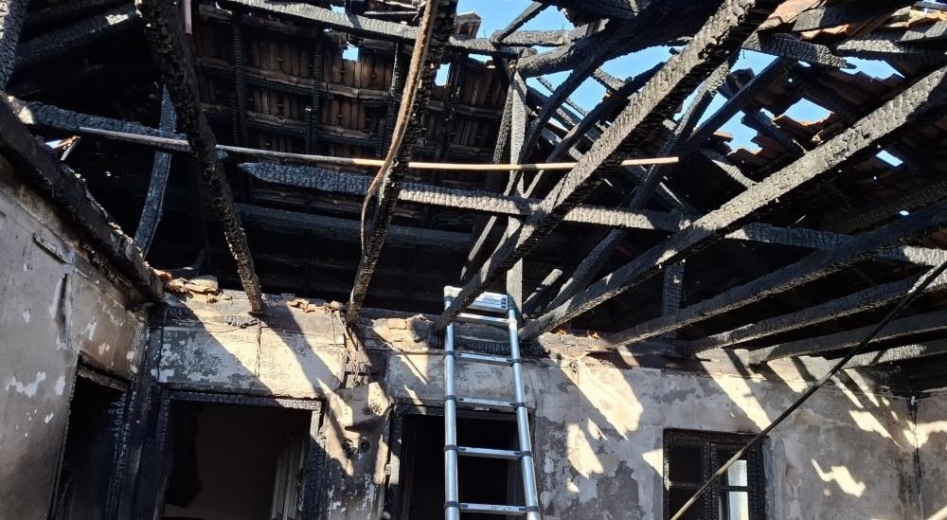 Bursa'da yaşlı çiftin evi alevlere teslim oldu