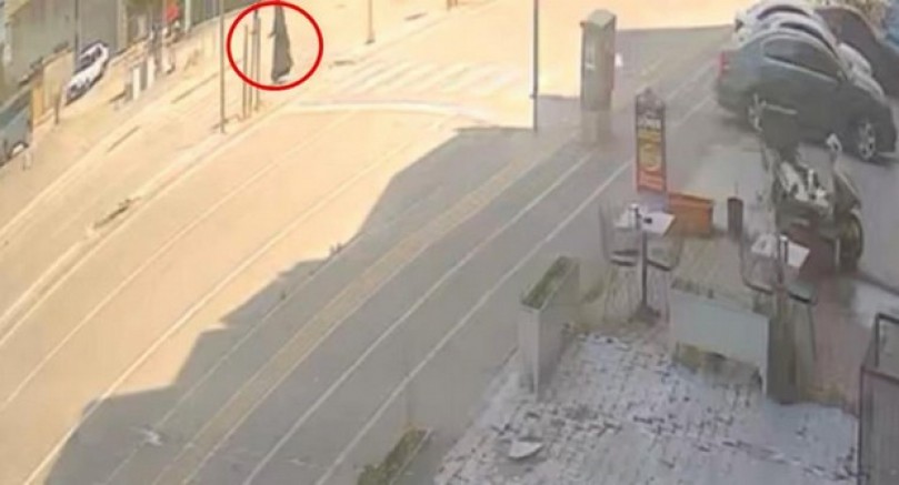 Bursa'da yaya geçidinde dehşet anları