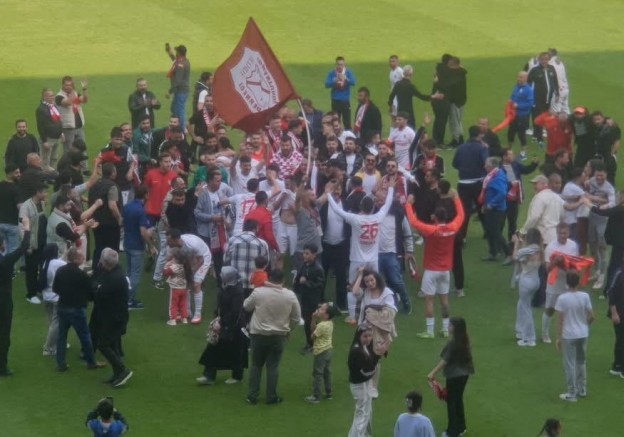 Bursa'dan profesyonel liglere bir takım daha!