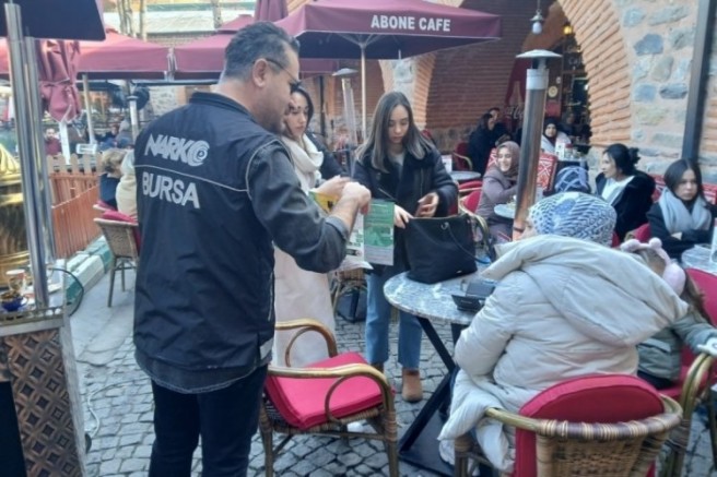 Bursa Emniyeti iş başında; Halkı bilgilendiriyorlar