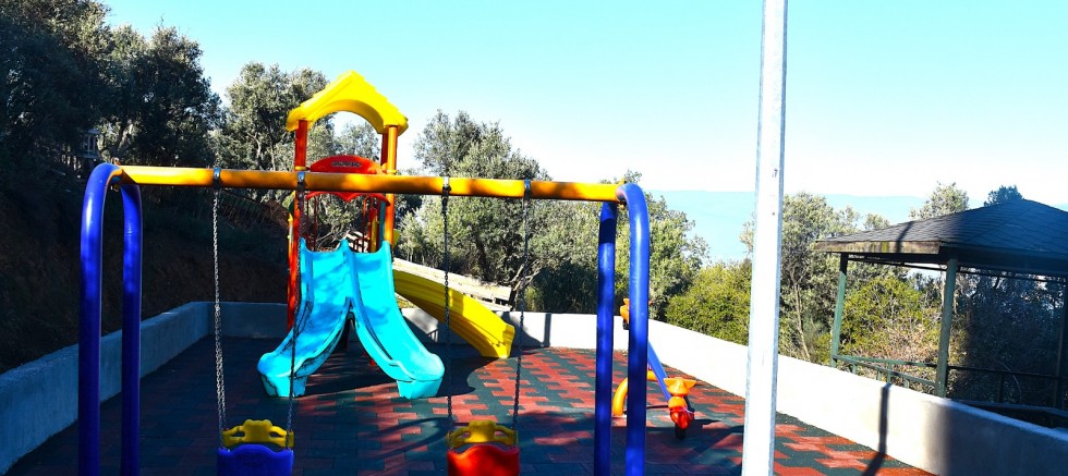 Bursa Gemlik'te oyun alanları daha güvenli hale geliyor