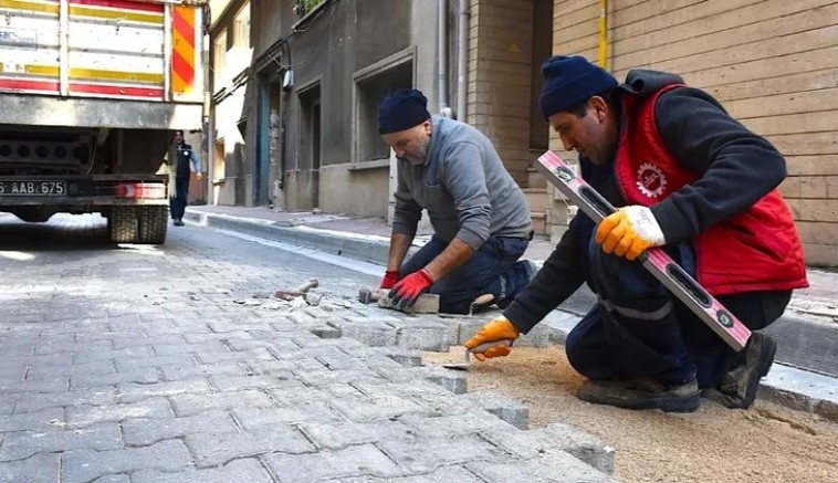 Bursa Gemlik'te yollar yenileniyor