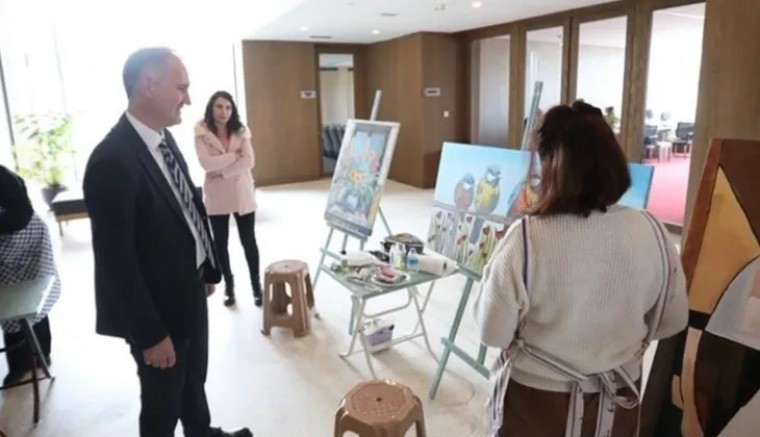 Bursa İnegöl Belediyesi koridorlarını sanatla buluşturdu