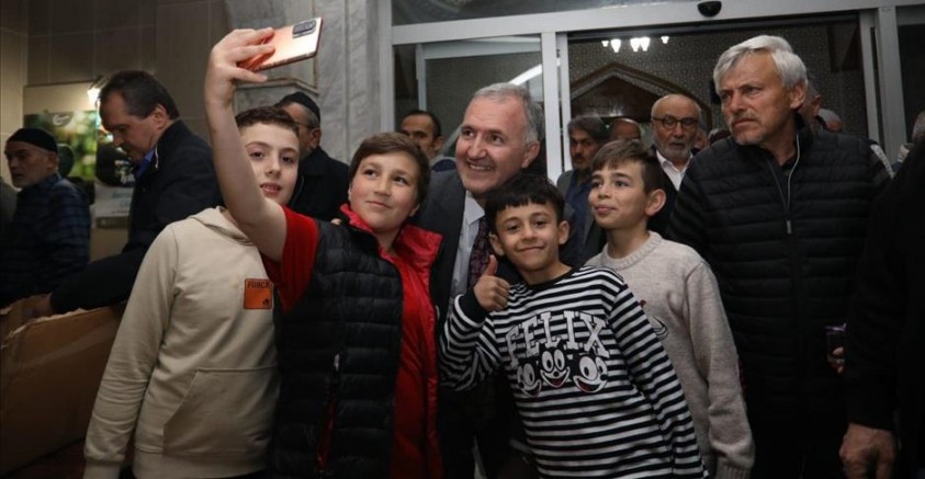 Bursa İnegöl'de Ramazan bir başka; Başkan Taban halkla birlikte...
