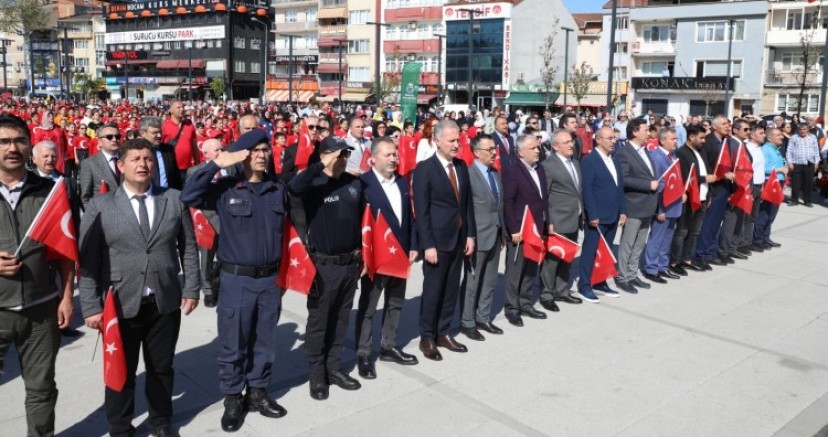 Bursa İnegöl'ü 23 Nisan coşkusu sardı