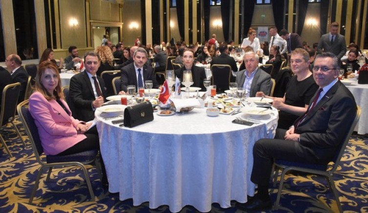 Bursa iş dünyasını buluşturan iftar