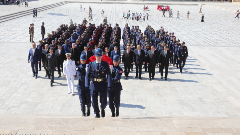 Bursa İtfaiyesi'nden Anıtkabir'e ziyaret