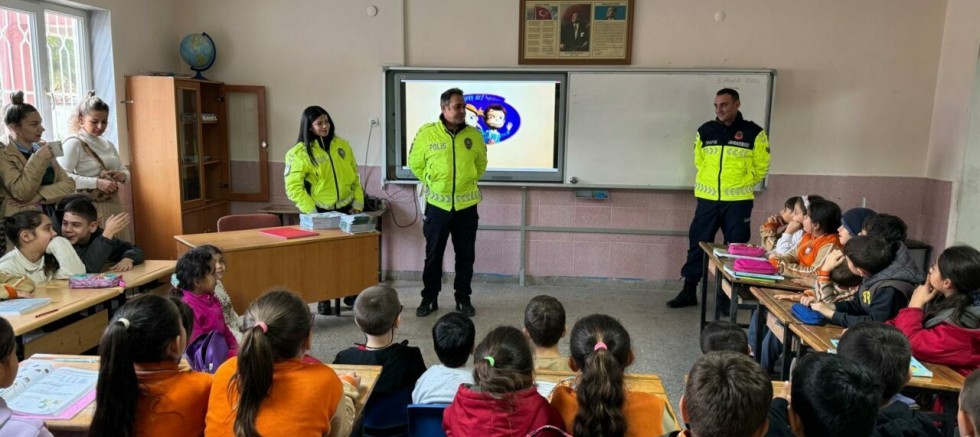 Bursa Karacabey'de öğrencilere trafik anlatıldı