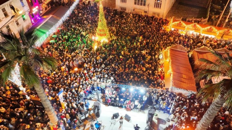 Bursa Mudanya Mütareke meydanında yeni yıl coşkusu görülmeye değerdi