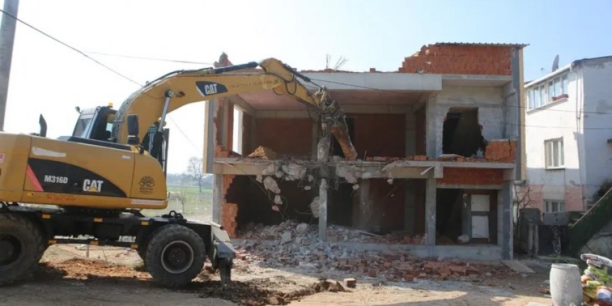 Bursa Nilüfer'de kaçak binalar tek tek yıkılıyor