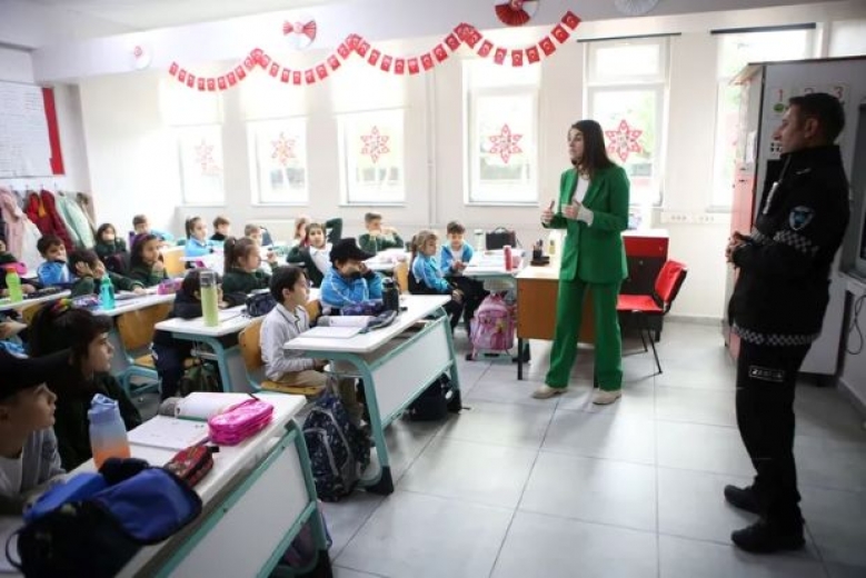 Bursa Nilüfer'de öğrenciler zabıtaları yakından tanıyor