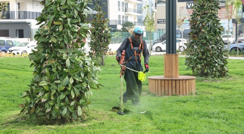 Bursa Nilüfer’de park ve bahçeler tertemiz oluyor