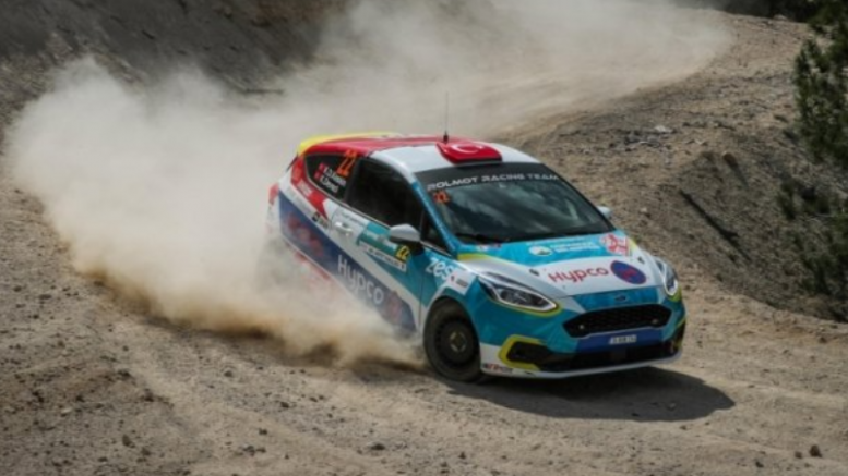 Bursa'nın gururu Kübra fırtına gibi