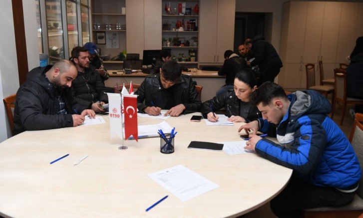 Bursa OKİM iş arayanların yüzünü güldürdü