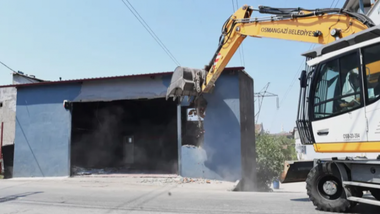 Bursa Osmangazi'de kaçak yapılar tek tek yıkılıyor