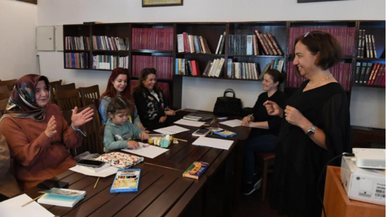 Bursa Osmangazi'de veliler kitap yolculuğuna çıktı