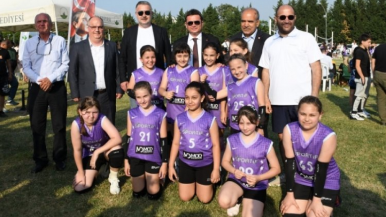 Bursa Osmangazi'de voleybol şöleni!