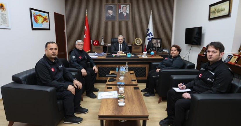Bursa Valisi Ayyıldız'dan AFAD'a ziyaret