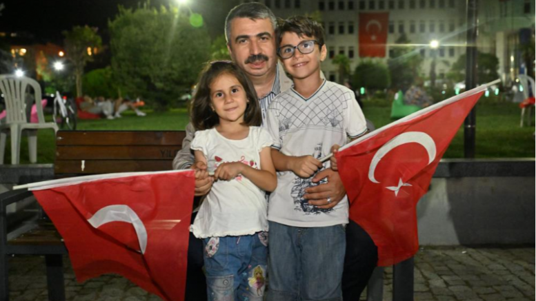 Bursa Yıldırım bayraklarla donatıldı