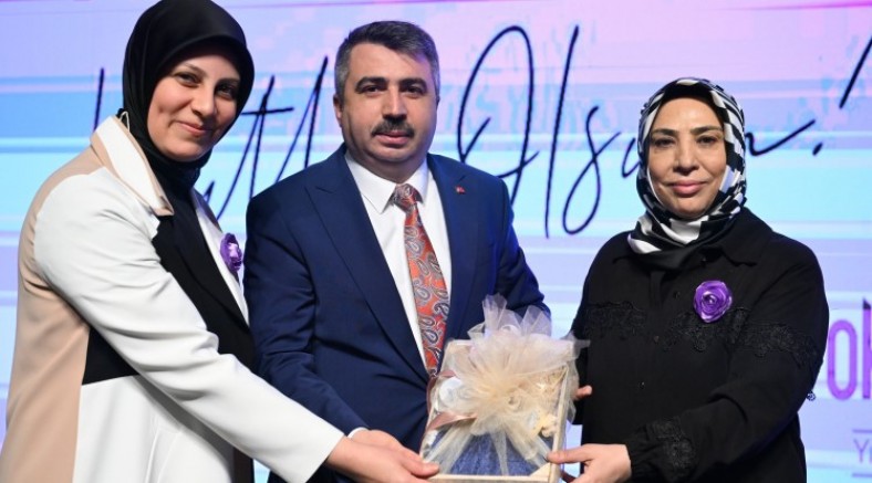 Bursa Yıldırım'da kadınların üretime ve topluma katkısı konuşuldu