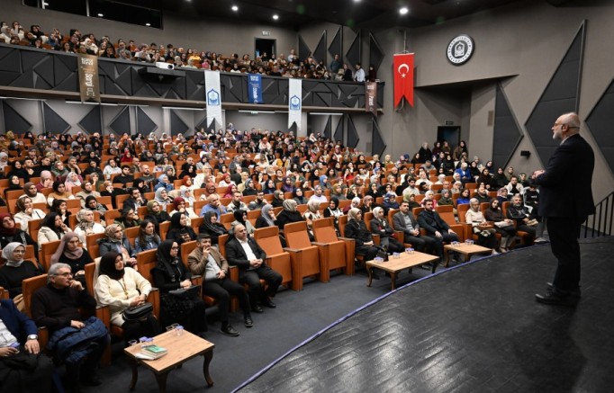 Bursa Yıldırımlılar pür dikkat onu dinledi