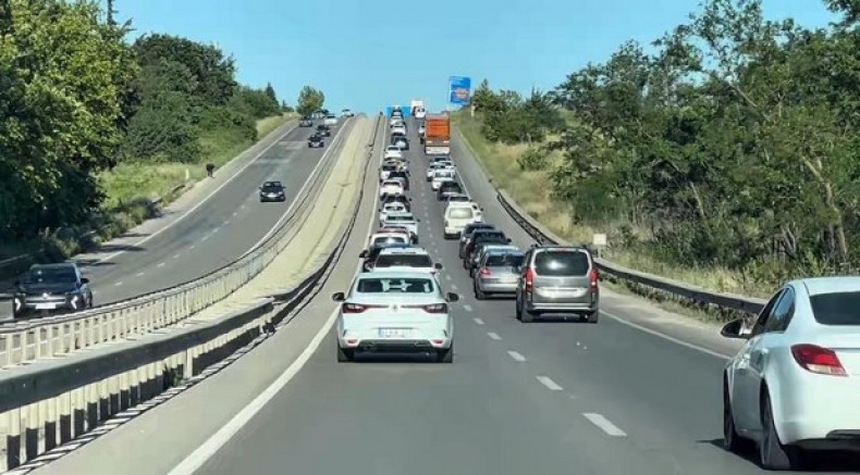 Bursa yolunda uzun kuyruklar oluştu